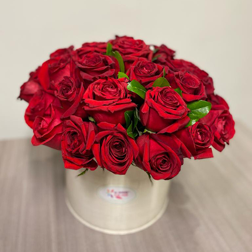 Caja con rosas por fuera (18 Rosas)