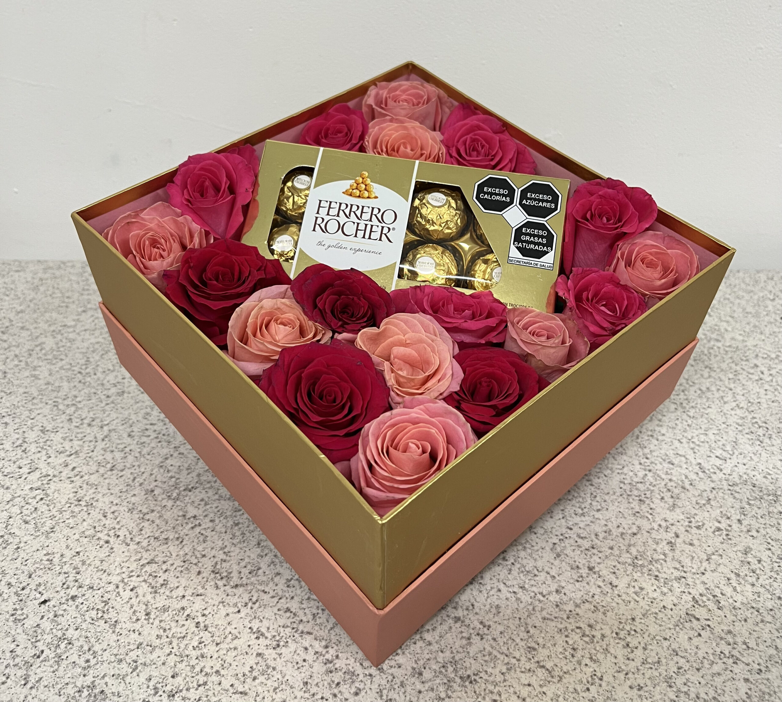 Caja rosas y chocolates