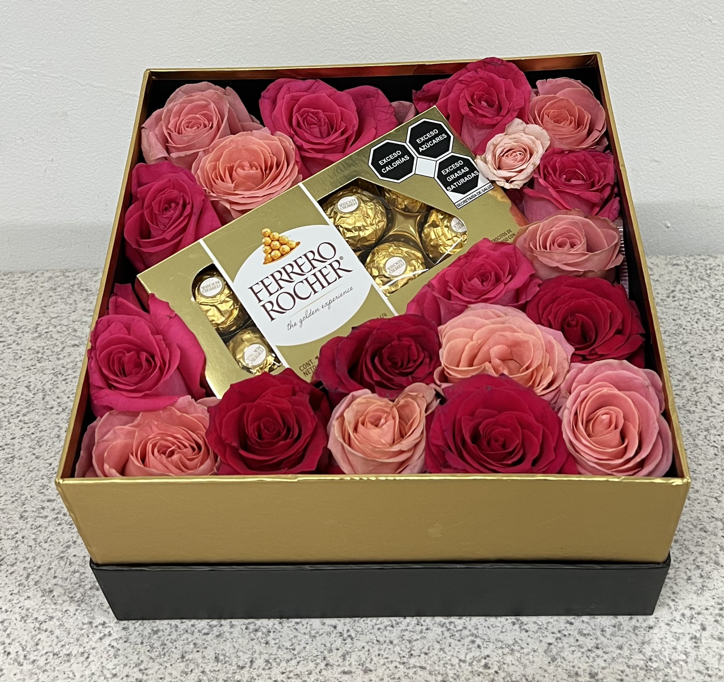 Caja rosas y chocolates